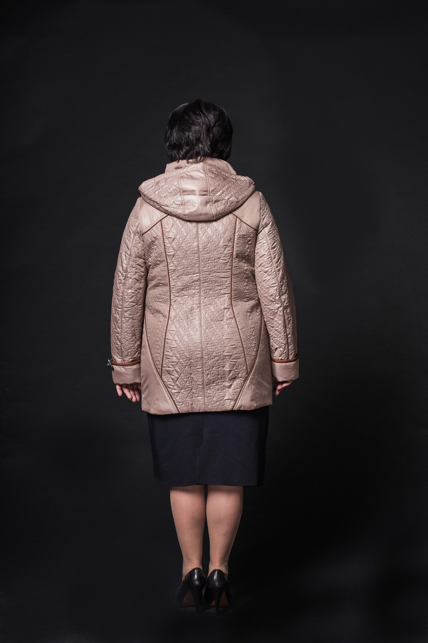 Куртка женская из текстиля с капюшоном 8010230-3